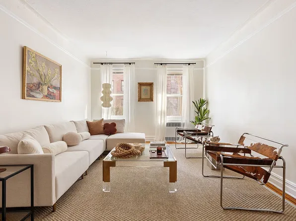 7217 34th Ave APT 1J, Flushing, NY 11372