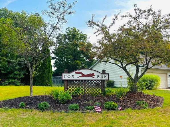 25735 Scent Trl, South Bend, IN 46628