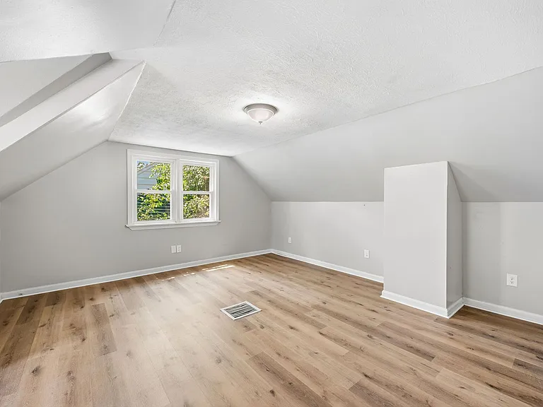 20803 Kenyon Dr — Photo 16