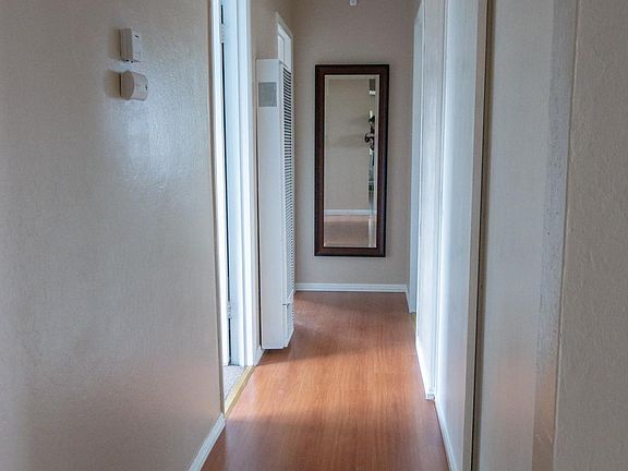 5th image of 4691 Burke Dr