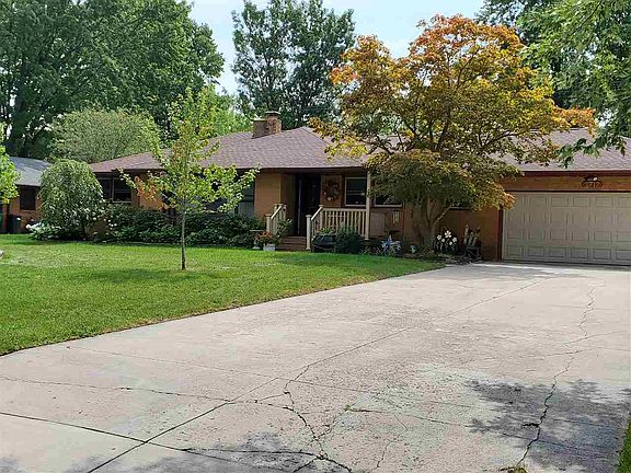 3rd image of 2712 S Westgate Dr
