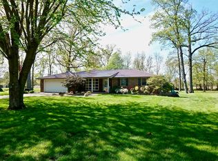 9609 S Greenway Dr, Daleville, IN 47334