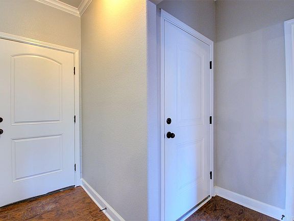 3rd image of 7304 Royal Oaks