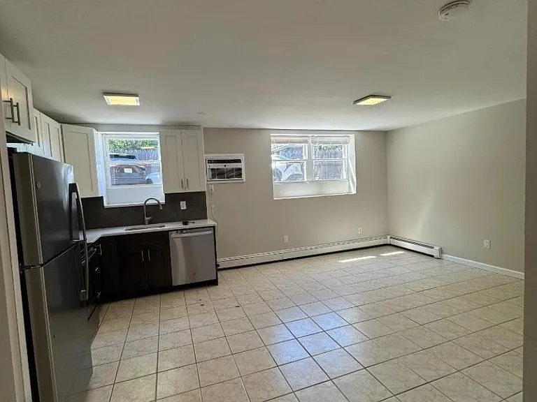 93 E Centre St #10C — Photo 2