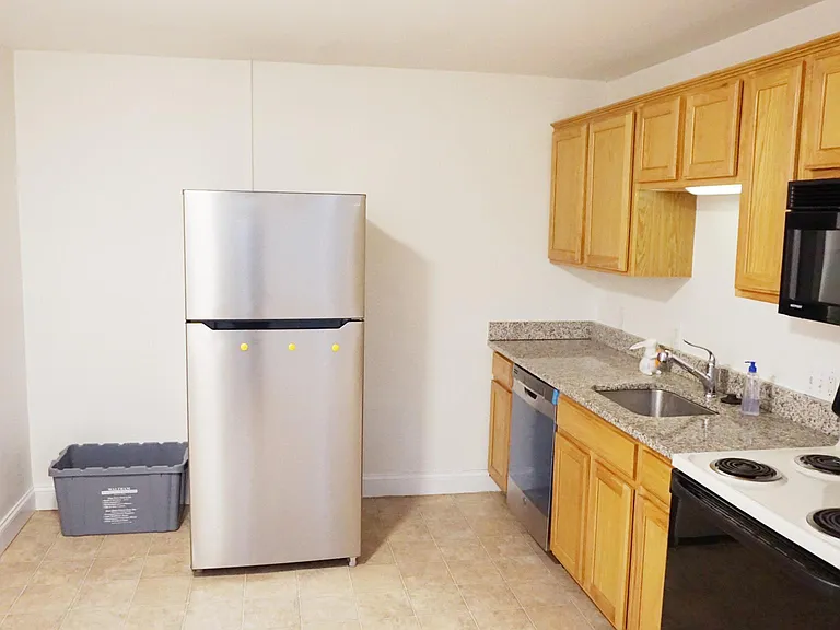 41 Walnut St #44 — Photo 2