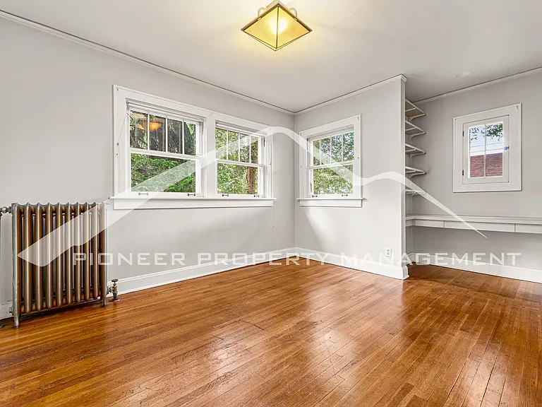 2324 Stuart St — Photo 18