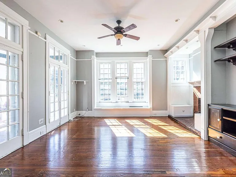 692 Myrtle St NE — Photo 10