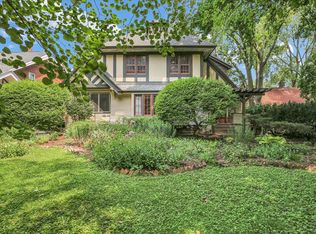 910 W Park Ave, Champaign, IL 61821