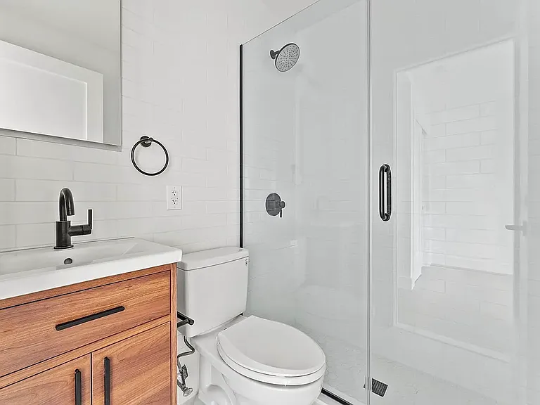 225 13th St #13 — Photo 3