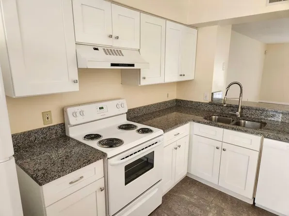 11335 Grandville Dr, Temple Terrace, FL 33617