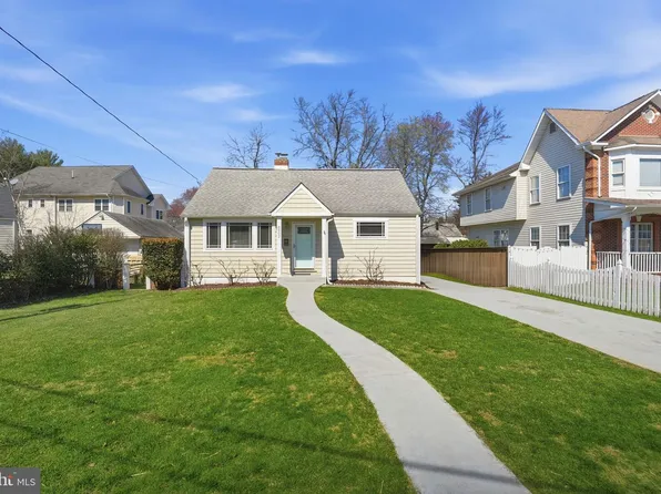 6902 Westlawn Dr, Falls Church, VA 22042