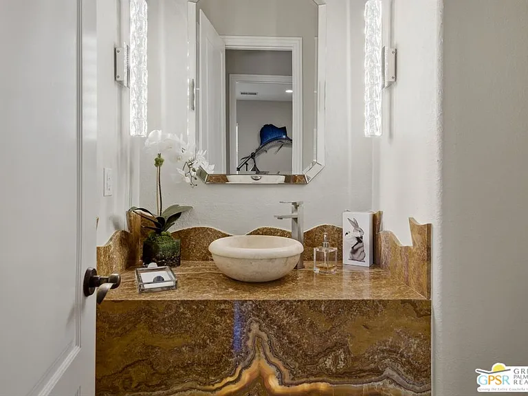 104 Azzuro Dr — Photo 32