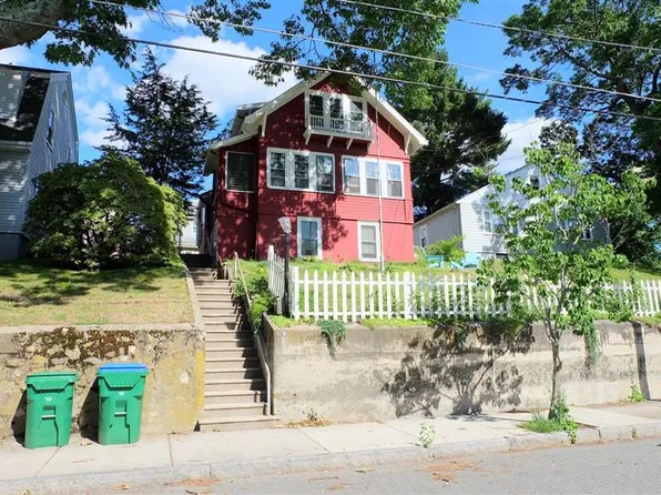 67 Saunders St, Medford, MA 02155