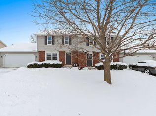 2808 Aquarius Rd, Green Bay, WI 54311