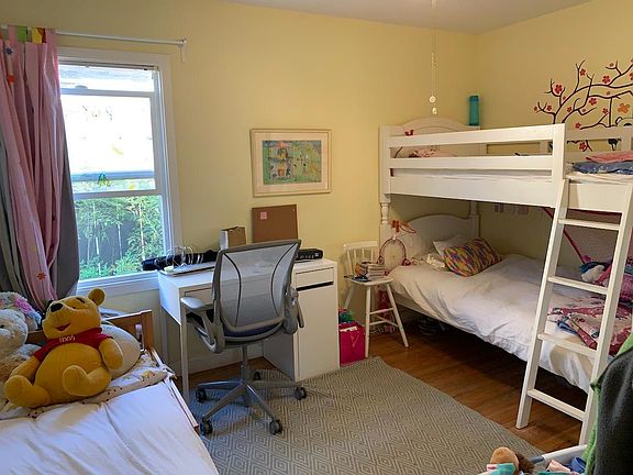 4th image of 399 Matadero Ave