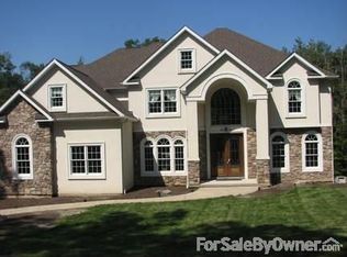 292 Windsor Way #L-24, Moscow, PA 18444