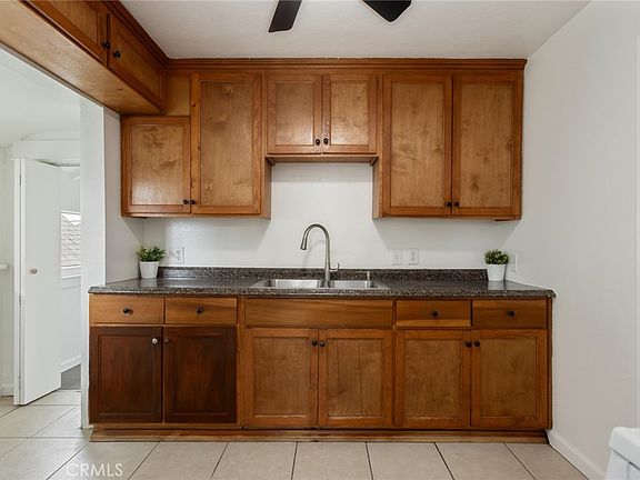 5th image of 1007 Lewis Ave