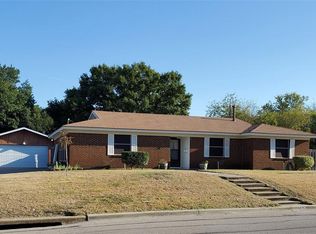 5928 Rosalyn Dr, Watauga, TX 76148