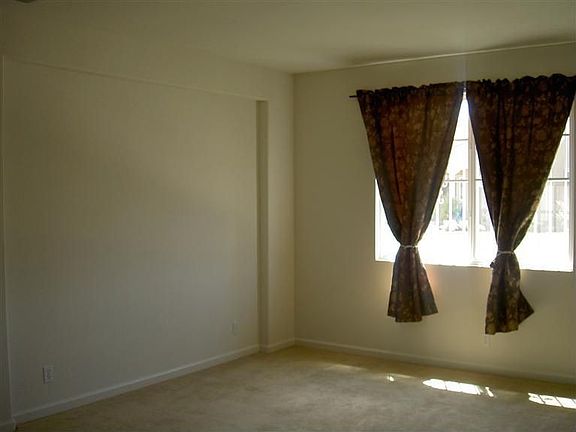 5th image of 2750 Playa Del Sol Ave