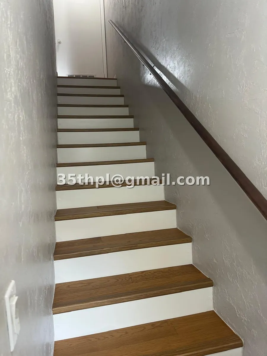 Building Photo - 2635 SW 35th Pl