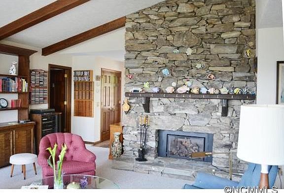 2nd image of 331 Orchard Cir