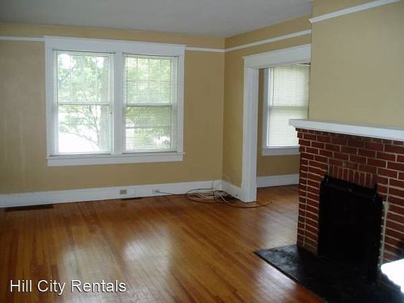 2nd image of 1160 Lindsay St