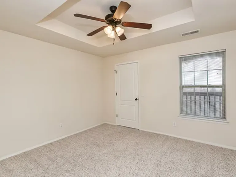 Town and Country Village Apartments — Photo 10