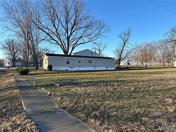 2nd image of 163 N Mill Rd