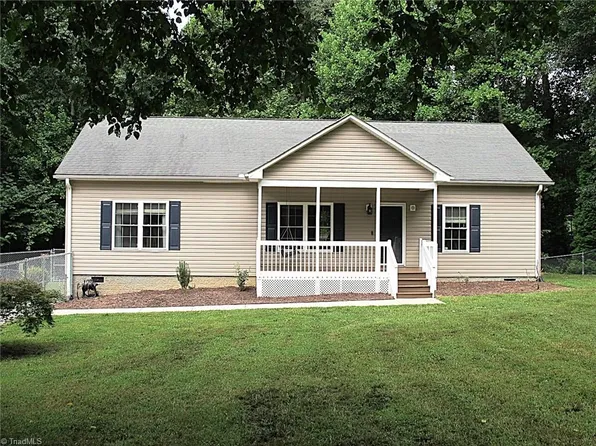 108 Hendrix Dr, Kernersville, NC 27284