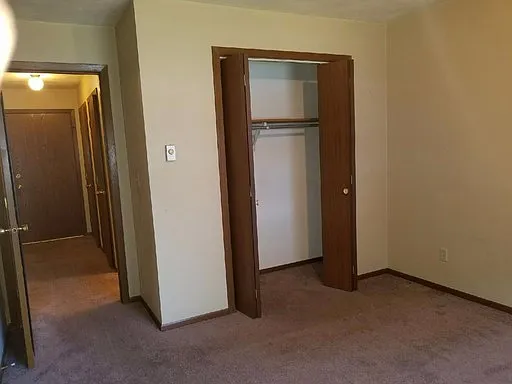 501 W Grand Ave — Photo 9