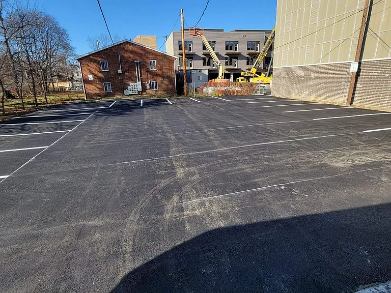 100 N Garfield Ave — Photo 2