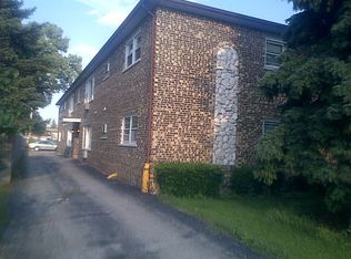 8647 Central Ave APT 2B, Burbank, IL