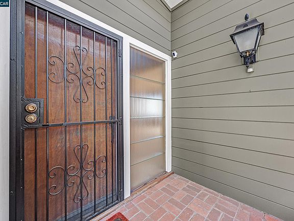 5th image of 557 Summit Dr