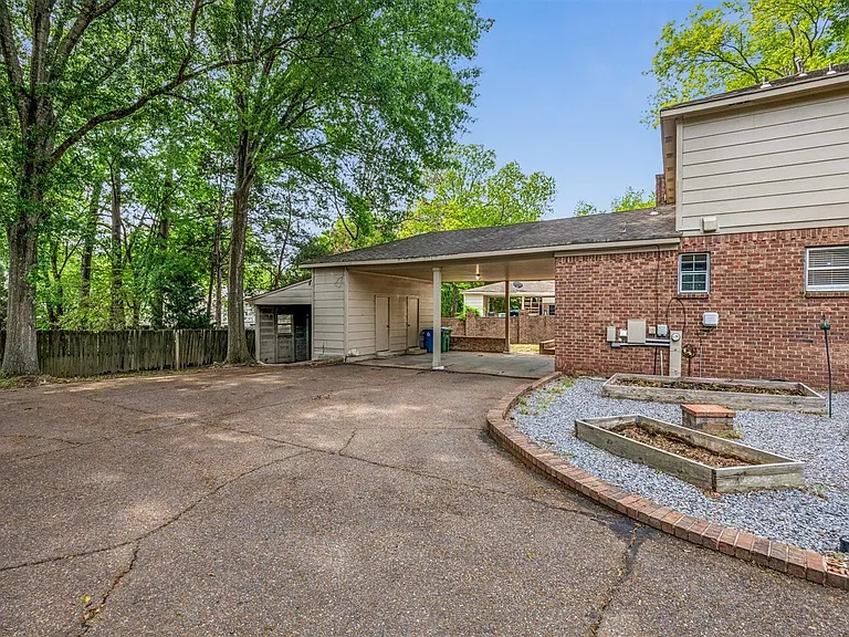 2232 Burfordi Ln — Photo 33