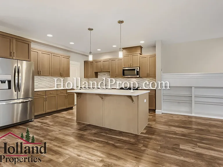131 NE 30th Ave — Photo 11