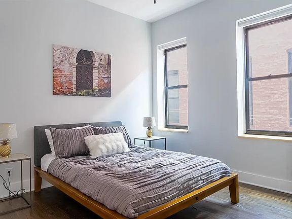 5th image of 493 Park Pl APT 4R