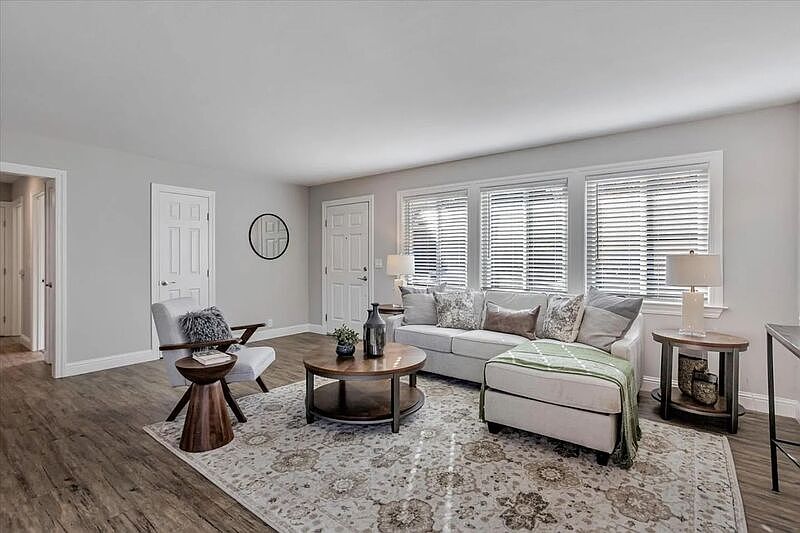 1st image of 550 Hans Ave #550