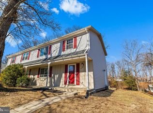 2894 Cedar Crest Ct, Woodbridge, VA 22192