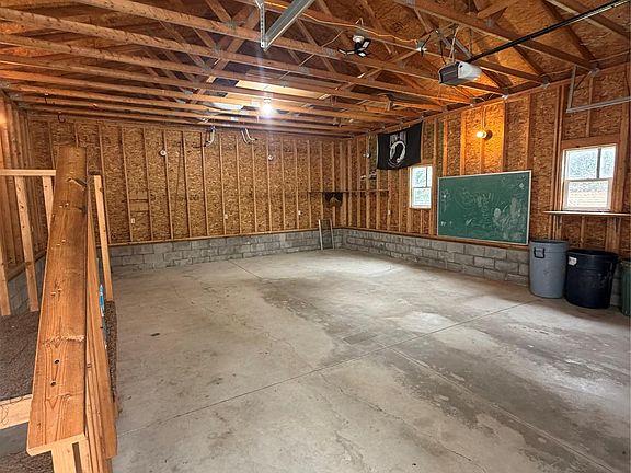 3rd image of 35 Filion Rd