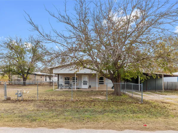 309 Goodwin St, Bangs, TX 76823