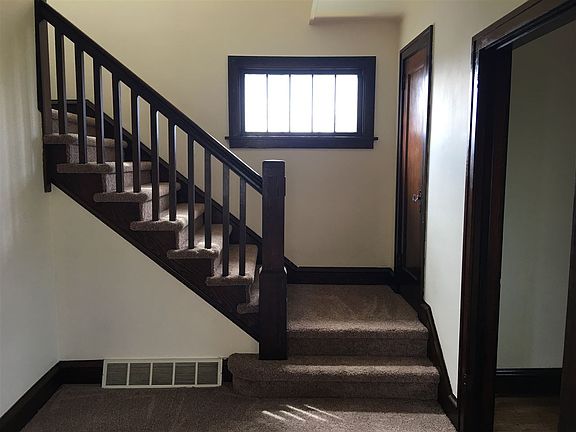 2nd image of 409 Florence St