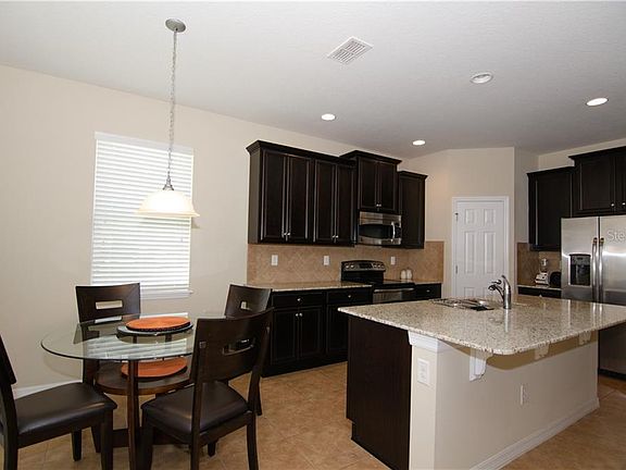 3rd image of 3322 Mapleridge Dr
