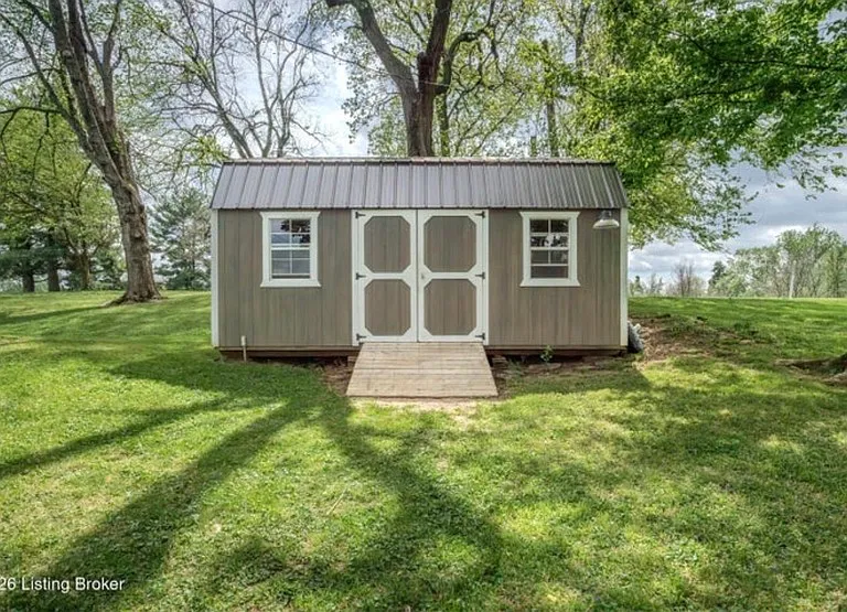 5106 Bardstown Rd — Photo 15