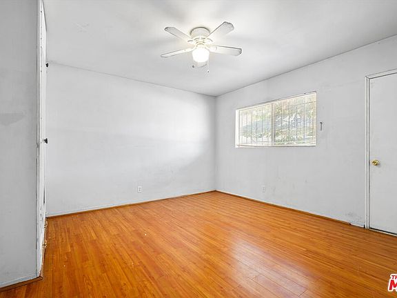 5th image of 11316 Louise Ave