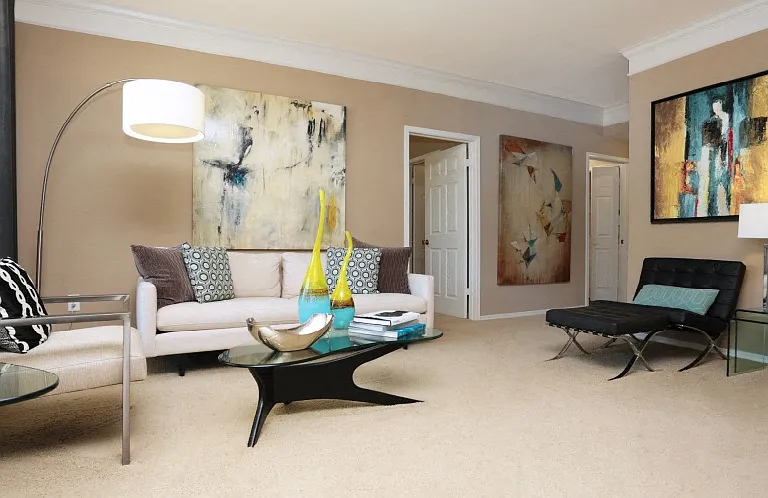 Village on the Parkway Apartments — Photo 31