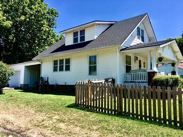 1st image of 310 NW Yennie St