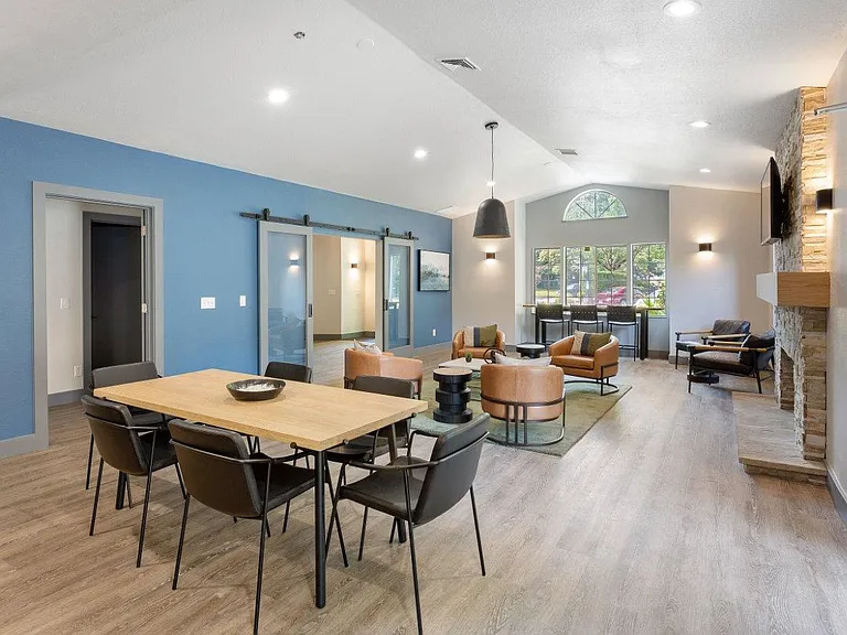 Alvista 23 Apartment Homes — Photo 6