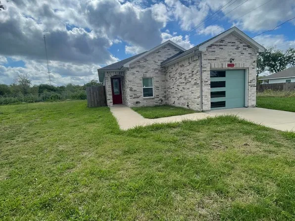 4517 Spencer St, Greenville, TX 75401