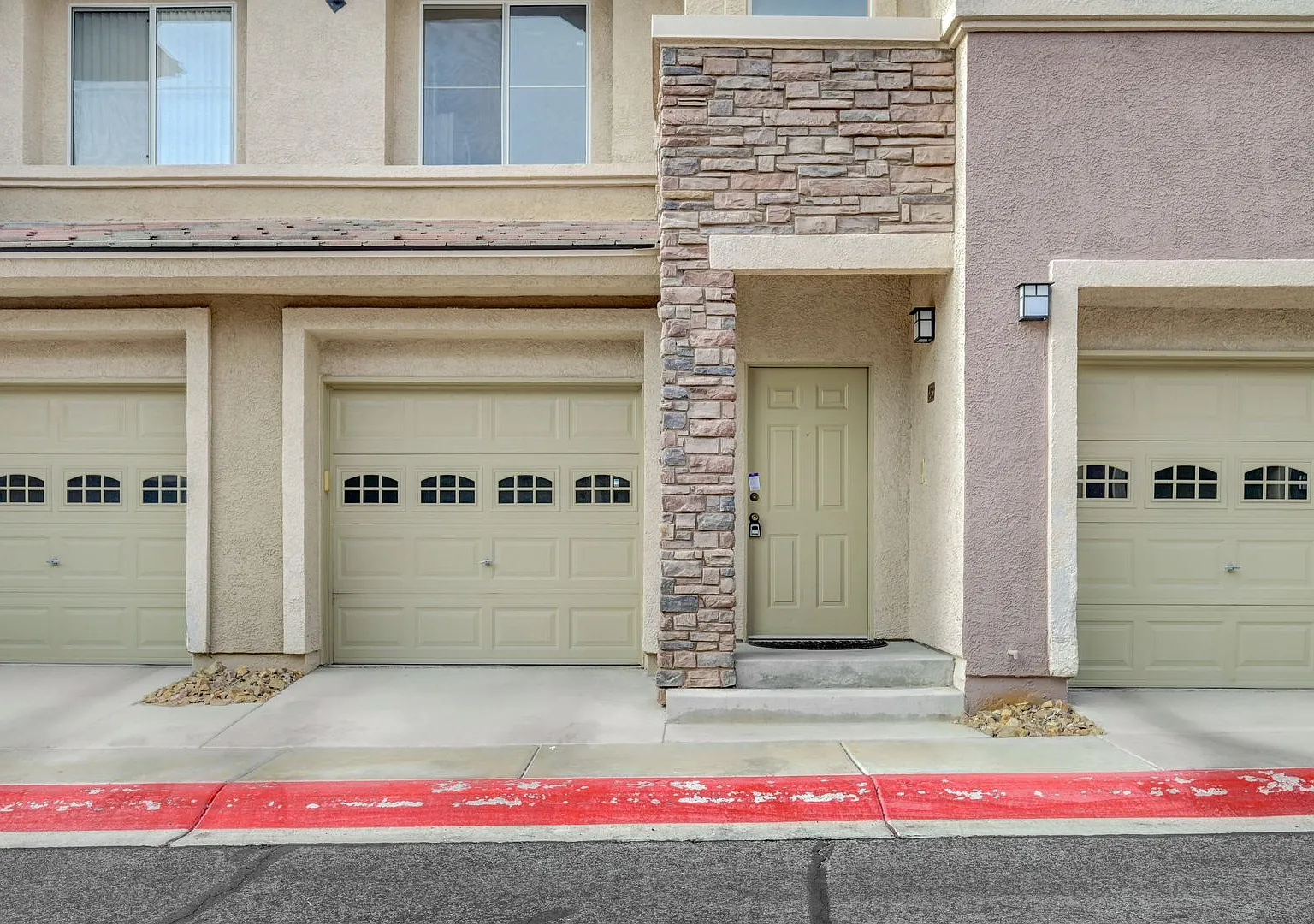 Gated Summerlin Condo Next to TPC Las Vegas Newly Updated & Move-In Ready — Photo 3