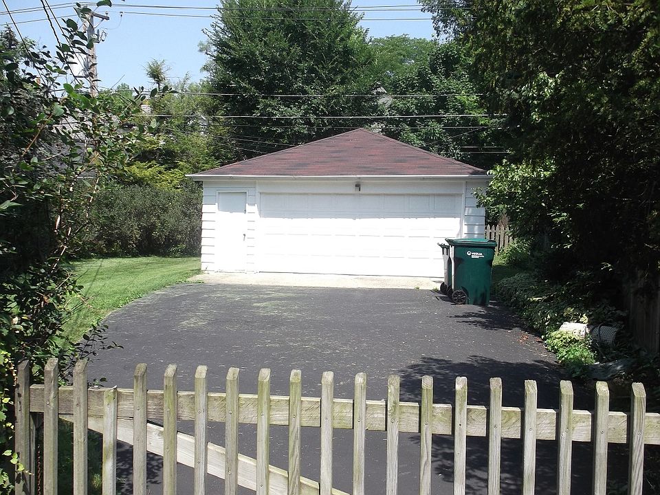 2nd image of 2150 Thornwood Ave